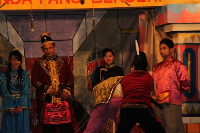 Seni teater Di Indonesia  Pajangan Bahasa dan Sastra